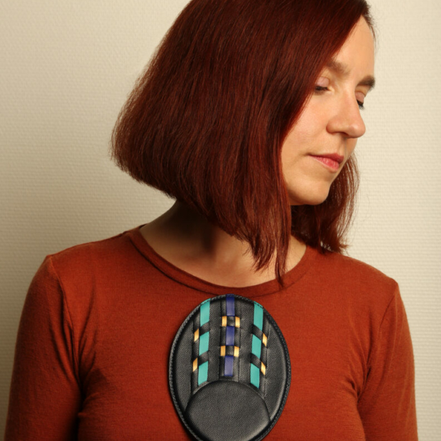 brooch_floresoria